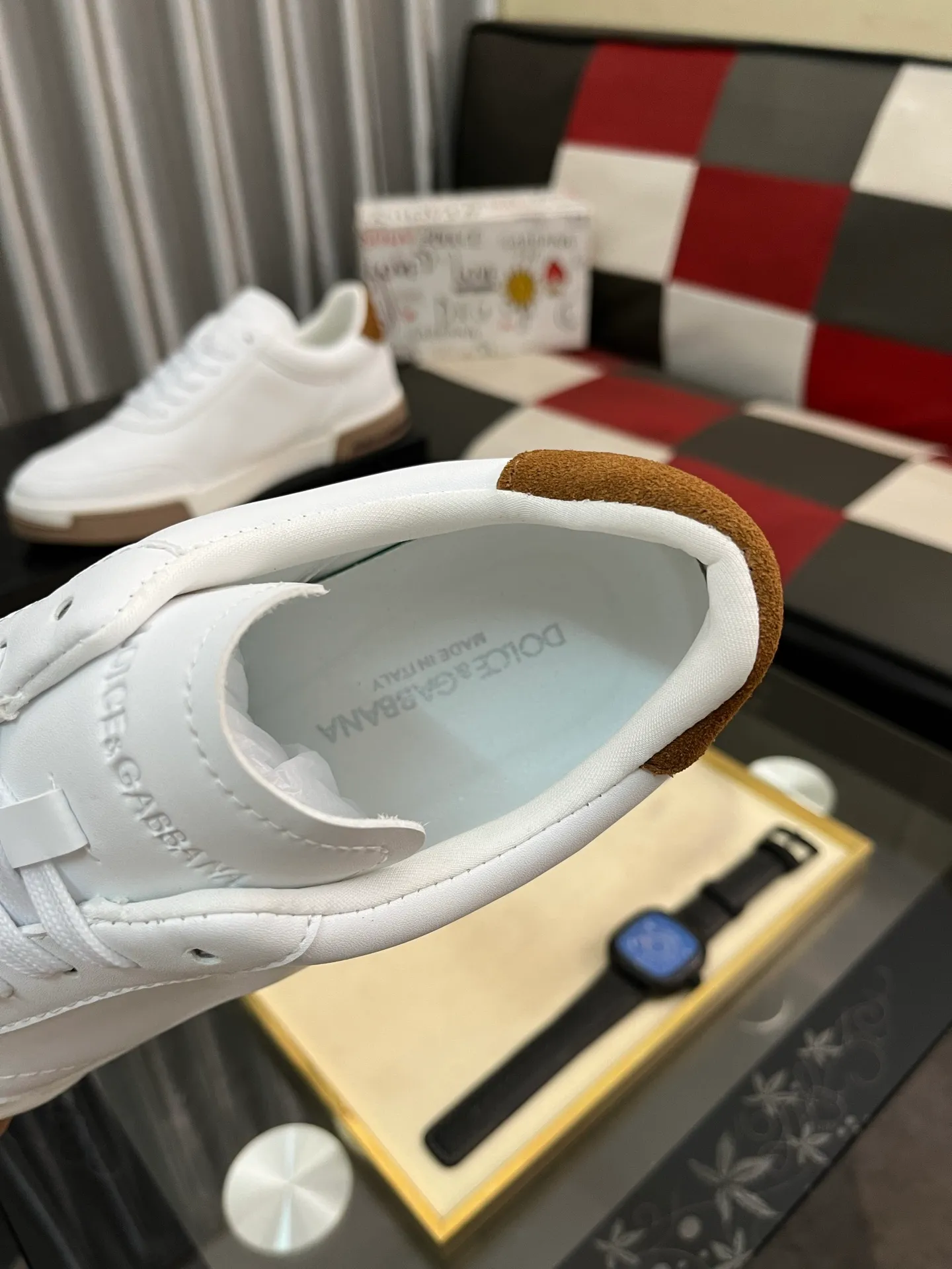 Men's shoes 💰440⌚️⌚️DG's latest popular 🔥🔥casual shoes, the tongue has the brand's iconic details, and the combination of silk cowhide and cow suede enhances the style. Fashionable and versatile, it can complement any look. Create an exquisite design with unique dynamic vitality and modern atmosphere, showing modern elegance. Size: 38-46